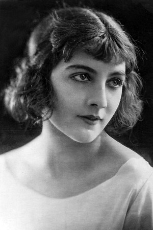 Queenie Thomas portrait