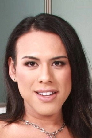Melina Leon portrait