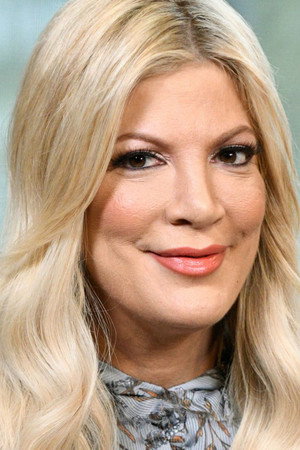 Tori Spelling portrait