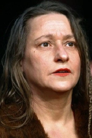 Simone Frost portrait