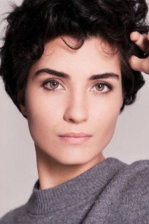 Tuba Büyüküstün portrait