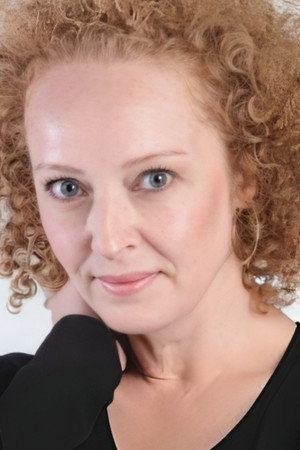 Eda Özel portrait