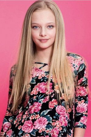 Amiah Miller portrait
