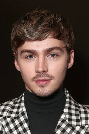 Miles Heizer portrait