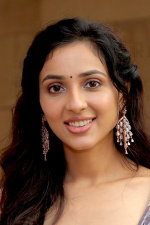 Riya Suman portrait