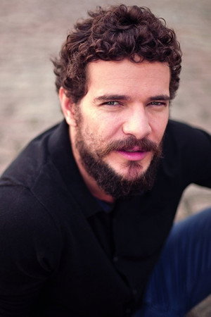 Daniel de Oliveira portrait
