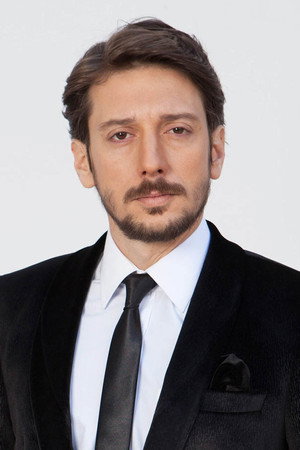Engin Hepileri portrait