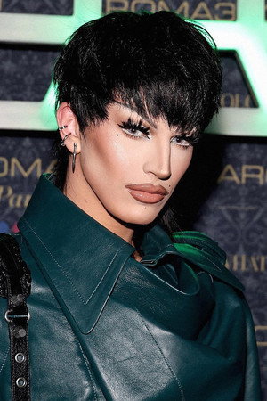 Aquaria portrait