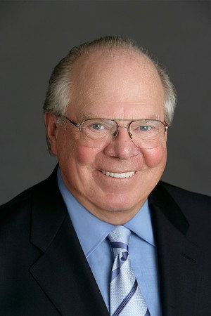 Verne Lundquist portrait