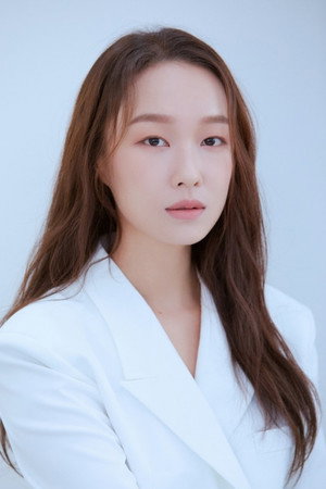 Shim Young-eun portrait