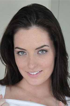 Nikki Lavay portrait