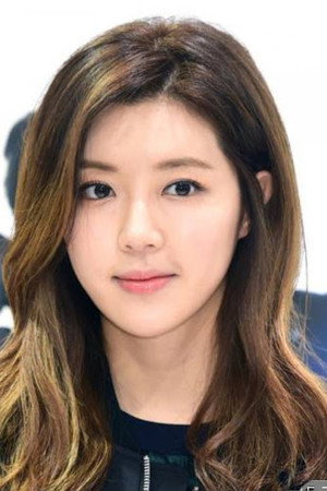 Park Han-byul portrait