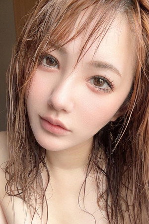 Amami Tsubasa portrait