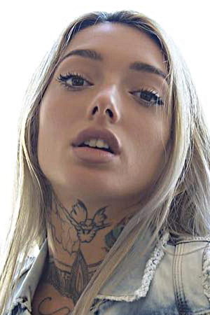 Nefka Blonde portrait