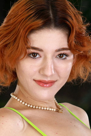 Keely Rose portrait