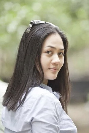 Hoàng Nhật Mai portrait
