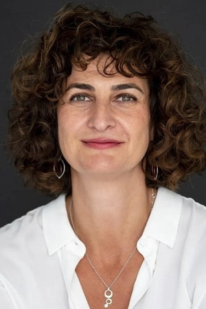 Pelin Esmer portrait