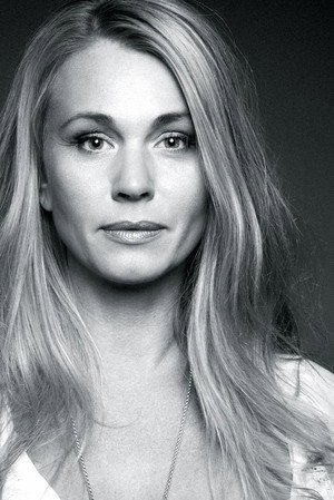 Lina Perned portrait