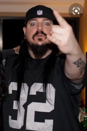 Mick Thomson portrait