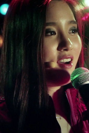 Shin Ji-soo portrait