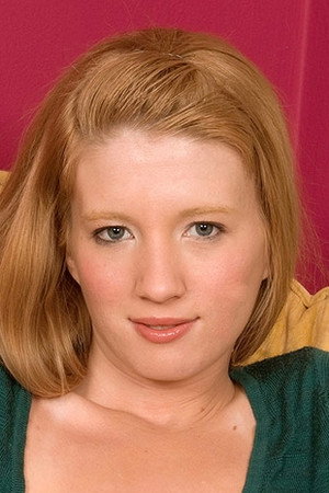 Mya Lynn portrait