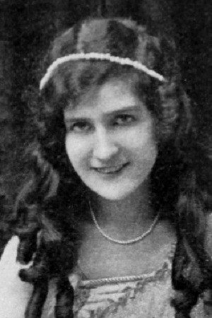 Helen Marten portrait