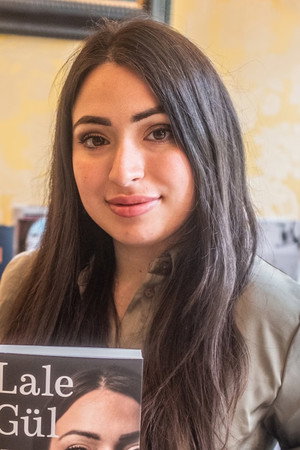 Lale Gül portrait
