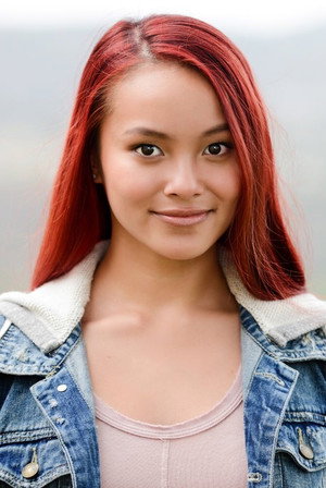 Ysa Penarejo portrait