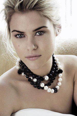 Rachael Taylor portrait
