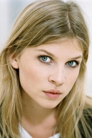 Clémence Poésy portrait