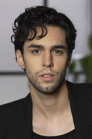 Stephen Sanchez portrait