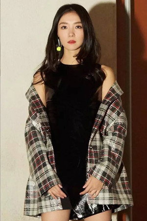 Qi Xi portrait