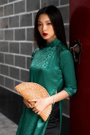 Thư Nguyễn portrait