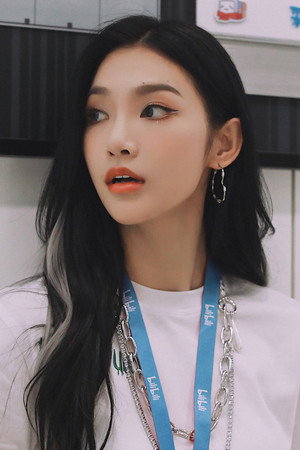 Jenny Zeng portrait