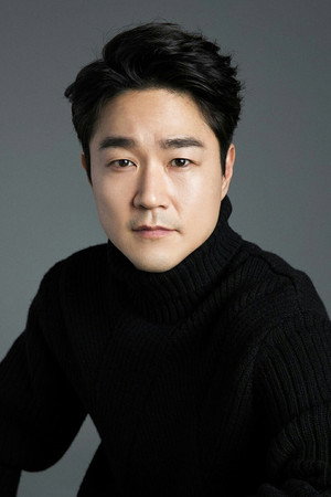 Tae In-ho portrait