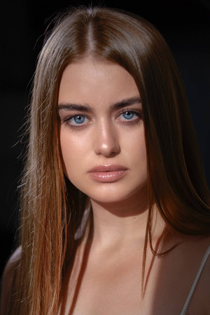 Alli Hart portrait