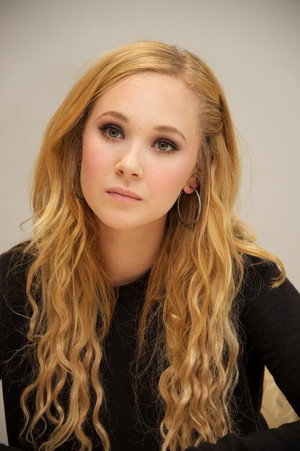 Juno Temple portrait