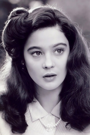 Moira Kelly portrait