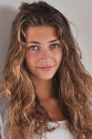 Luna Aglat portrait