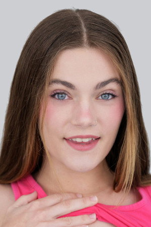 Juniper Ren portrait