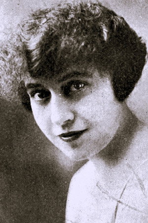 Estelle Mardo portrait