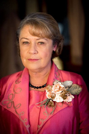 Noni Hazlehurst portrait
