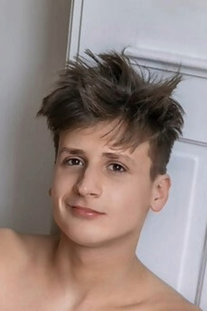 Josh Mendes portrait