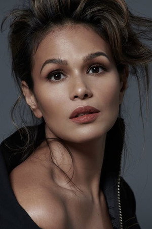 Iza Calzado portrait