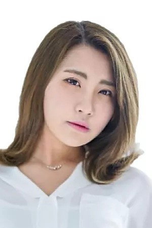 Hayashi Risa portrait