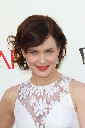 Elizabeth McGovern portrait