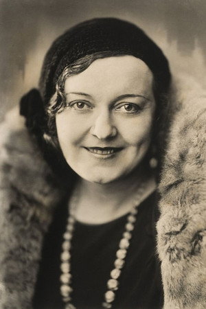 Fien de la Mar portrait
