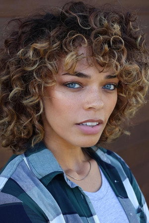 Kari Calhoun portrait