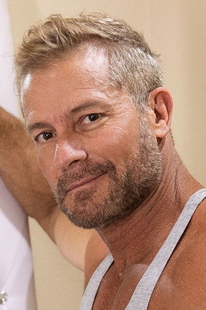 Greg Dixxon portrait