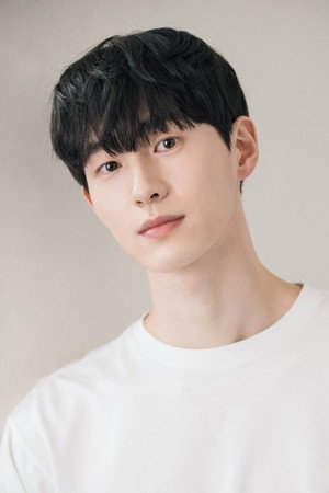 Kim Ho-young portrait